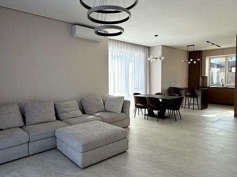 будинок за адресою Розкішна