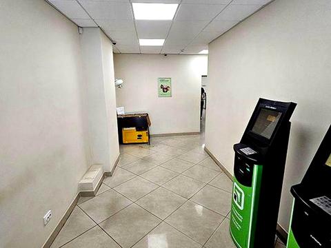 комерційна за адресою Садова вул., 7