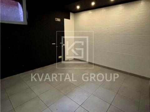 комерційна за адресою вул. Українська, 83б