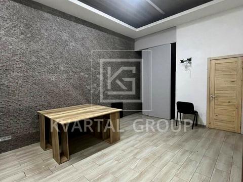 комерційна за адресою вул. Університетська, 2-Л