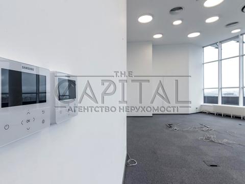 комерційна за адресою Євгена Коновальця вул. (Щорса), 23