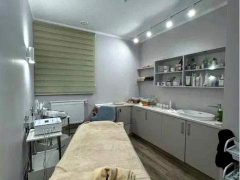 комерційна за адресою Одеса, Євгена Чикаленка вул., 52