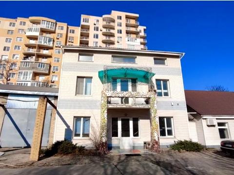 комерційна за адресою Мечникова вул., 4