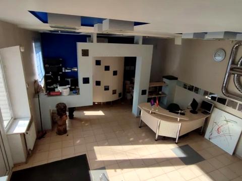 комерційна за адресою Мечникова вул., 4