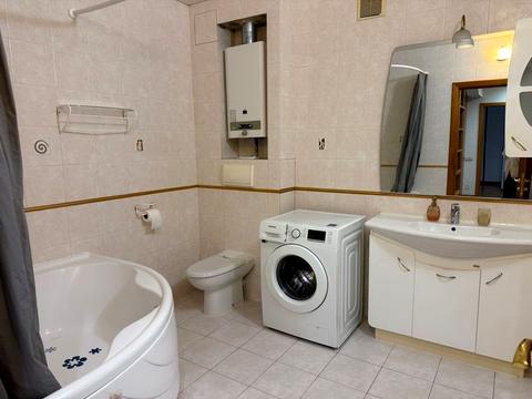 квартира за адресою Євгенія Єніна вул. (Бакуліна), 3б