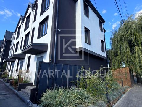 дом по адресу вул. Дніпровська, 27б