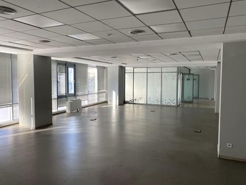 комерційна за адресою Старонаводницька вул., 19