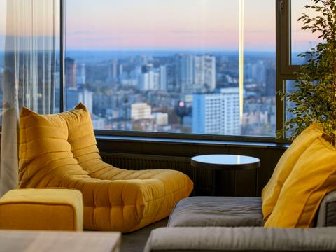 комерційна за адресою Київ, Мечникова вул. (Кловський), 7-А