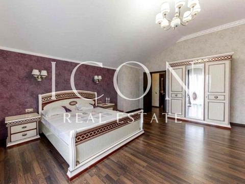 будинок за адресою Жовтнева вул.