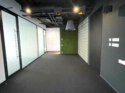 комерційна за адресою Спортивна пл., 1-А