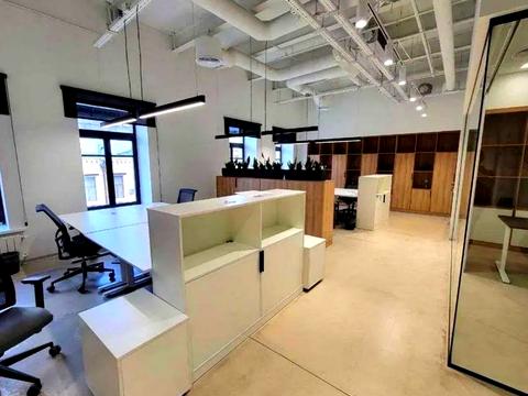 комерційна за адресою Басейна вул., 2