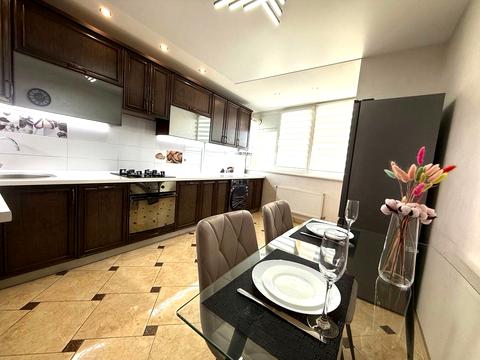 квартира за адресою Тролейбусна вул., 9-Б