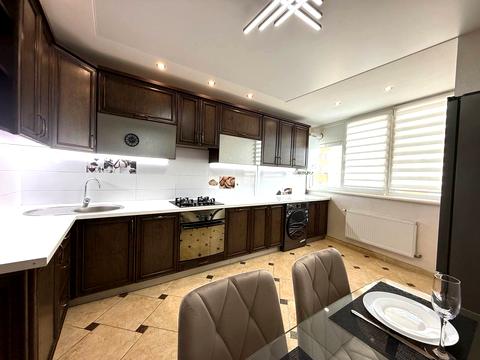 квартира за адресою Тролейбусна вул., 9-Б