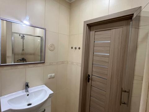 квартира за адресою Левка Лук'яненка вул. (Василя Жуковського), 16, 18, 20, 24