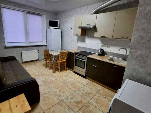 квартира за адресою Перлинна вул., 8