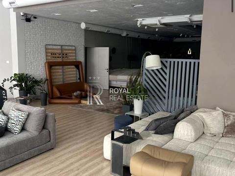 комерційна за адресою Дніпровська набережна вул., 7