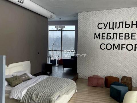 комерційна за адресою Дніпровська набережна вул., 7