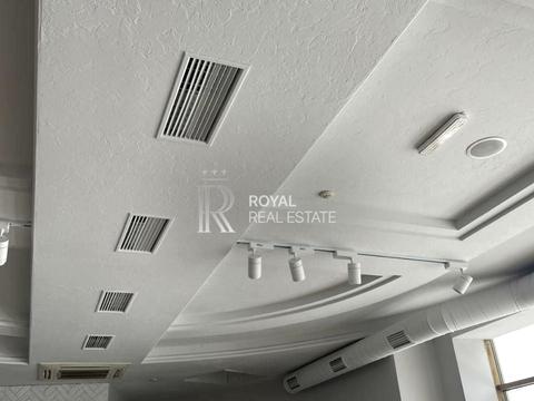 комерційна за адресою Дніпровська набережна вул., 7