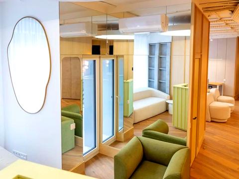 комерційна за адресою Правобережна вул., 12