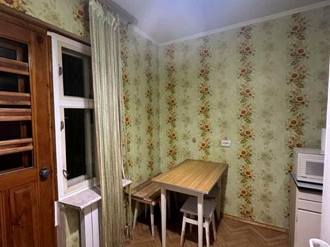 квартира за адресою Ревуцького вул., 18