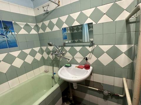 квартира за адресою Ревуцького вул., 18