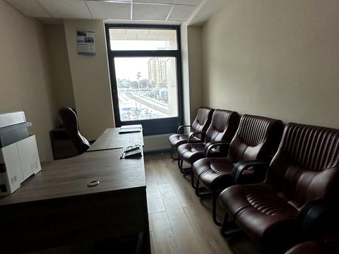 коммерческая по адресу майдан Незалежності пл., 2