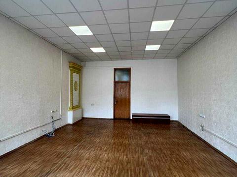комерційна за адресою Петра Сагайдачного вул., 12