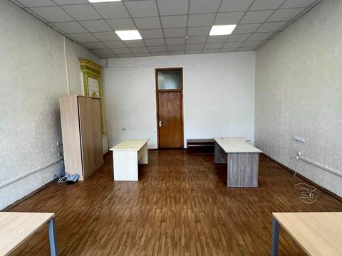 комерційна за адресою Петра Сагайдачного вул., 12