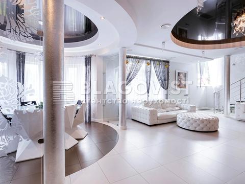 будинок за адресою Футбольна, 4