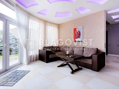 будинок за адресою Футбольна, 4