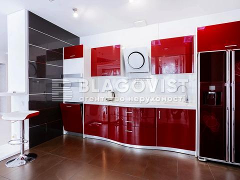 будинок за адресою Футбольна, 4