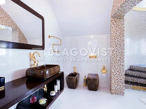 будинок за адресою Футбольна, 4