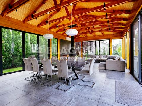 будинок за адресою Футбольна, 4