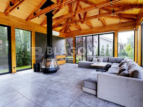 будинок за адресою Футбольна, 4