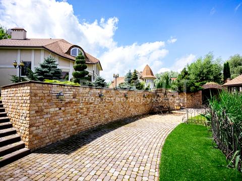 будинок за адресою Футбольна, 4