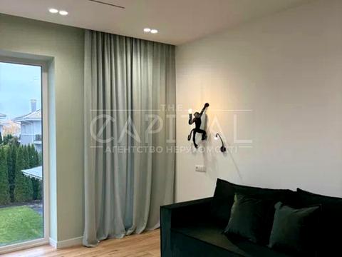 будинок за адресою с. Вишеньки, Квітуча