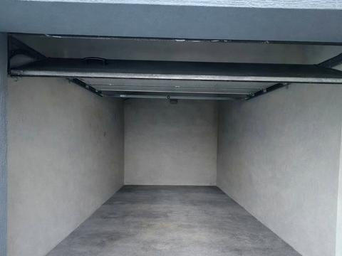 паркомісце за адресою Олександра Довженка вул., 37