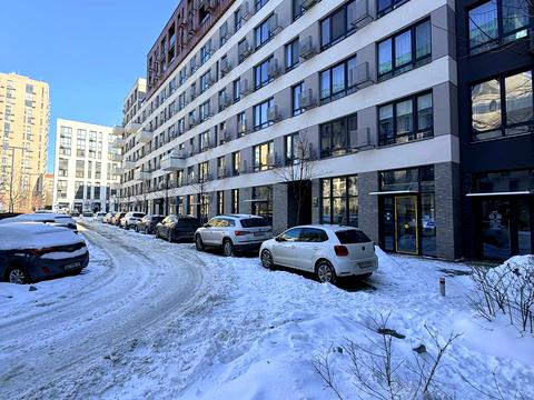 комерційна за адресою Салютна вул., (Будинок 02301-02303)