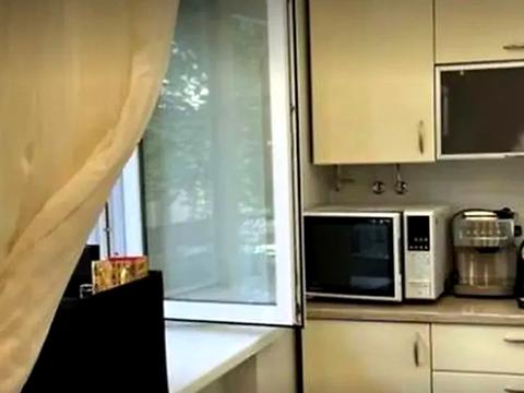 комерційна за адресою Шовковична вул., 18-Б