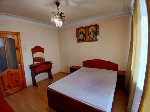 квартира за адресою Гната Хоткевича вул., 16