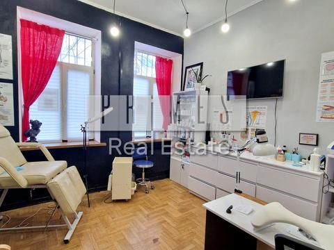 комерційна за адресою Київ, Волоська вул., 11