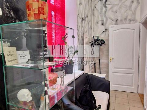 комерційна за адресою Київ, Волоська вул., 11