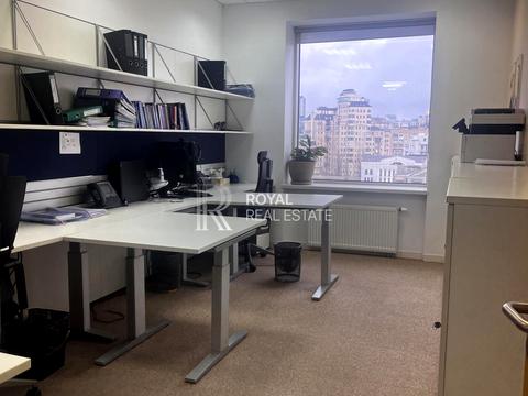 комерційна за адресою Жилянська вул., 75