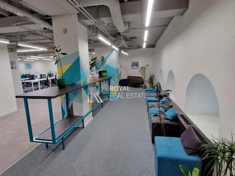 коммерческая по адресу майдан Незалежності пл., 2