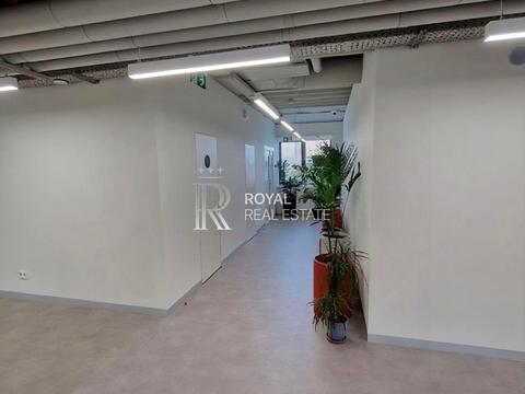 коммерческая по адресу майдан Незалежності пл., 2