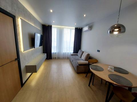 квартира за адресою Космічна вул., 5