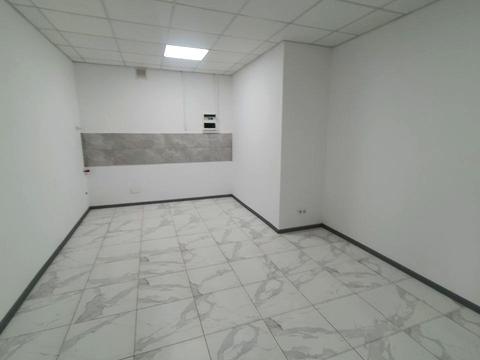 комерційна за адресою Озерна вул., 6/3