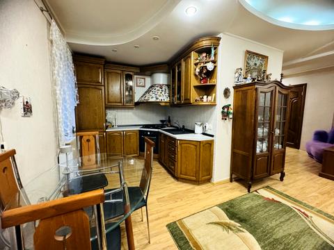 квартира за адресою Соборності вул. (Косіора), 10