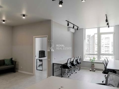 комерційна за адресою Жилянська вул., 68