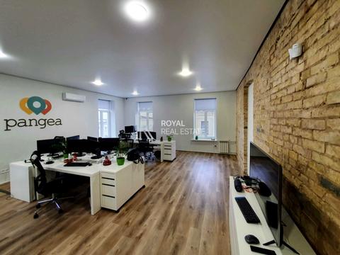 комерційна за адресою Межигірська вул., 3-Б